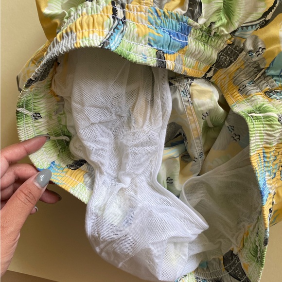 Vilebrequin Toucan Print Swim Trunks - Picture 10 of 12